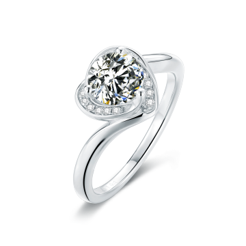 Hot Sale Romantic 925 Trendy Pure Silver Ring Jewelry With  Heart Diamond  Ring With Good Quality For Women